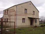 с. Котовка. Дом 2 этажа общая площадь-215кв.м.