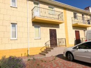 Совиньон новый таунхаус, общей площадью 100 кВ.м. В доме выполнен классический ремонт